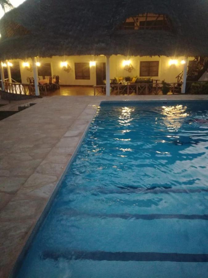 Queen K Cottages Watamu At Chrystal Homes Екстер'єр фото