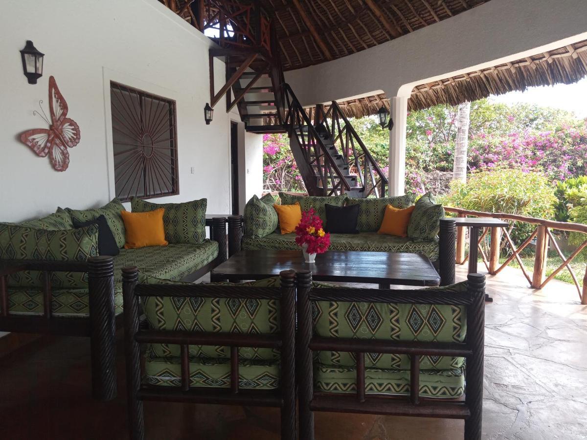 Queen K Cottages Watamu At Chrystal Homes Екстер'єр фото