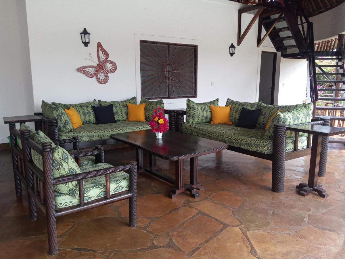 Queen K Cottages Watamu At Chrystal Homes Екстер'єр фото