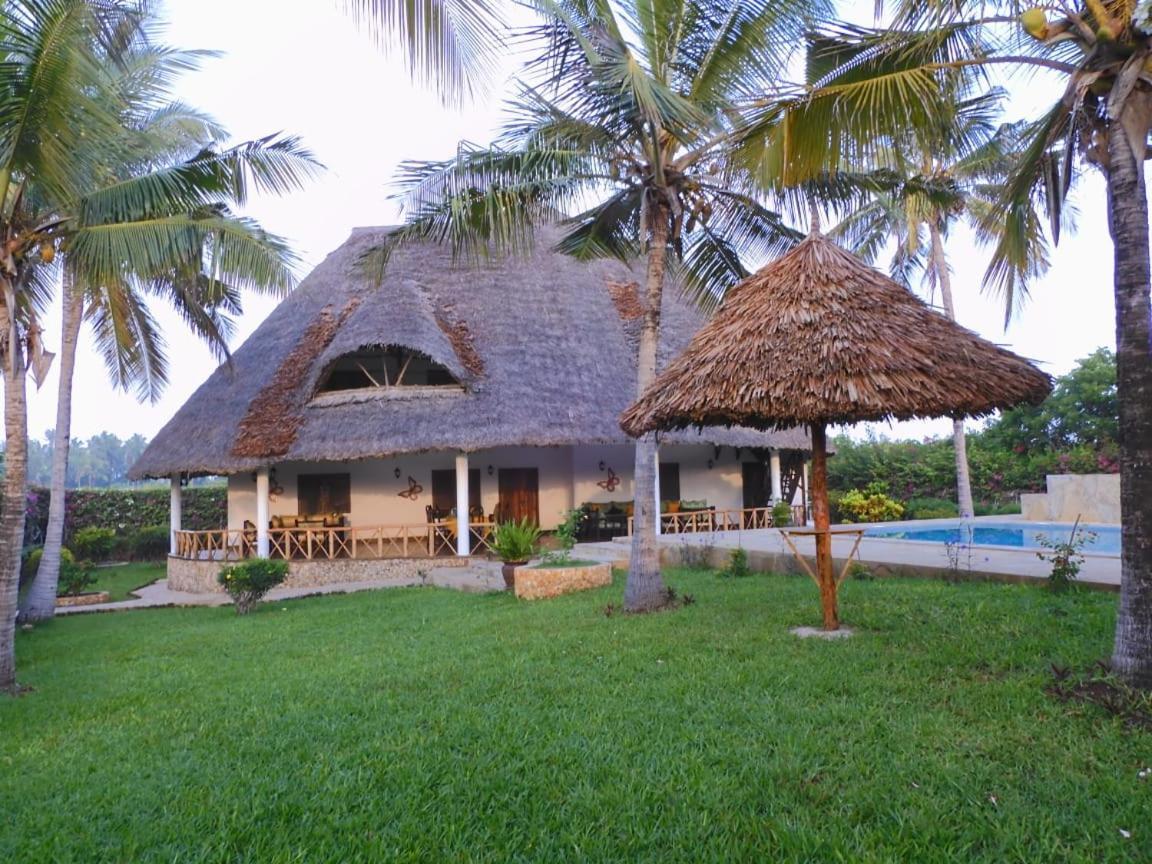 Queen K Cottages Watamu At Chrystal Homes Екстер'єр фото