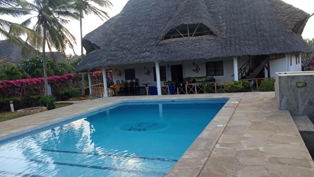 Queen K Cottages Watamu At Chrystal Homes Екстер'єр фото